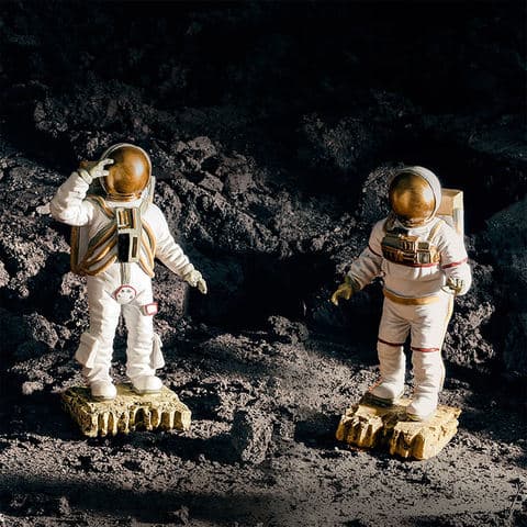 Space Astronaut Resin Statue Cool Desktop Ornament for Home Office Decor Collectible Gift
